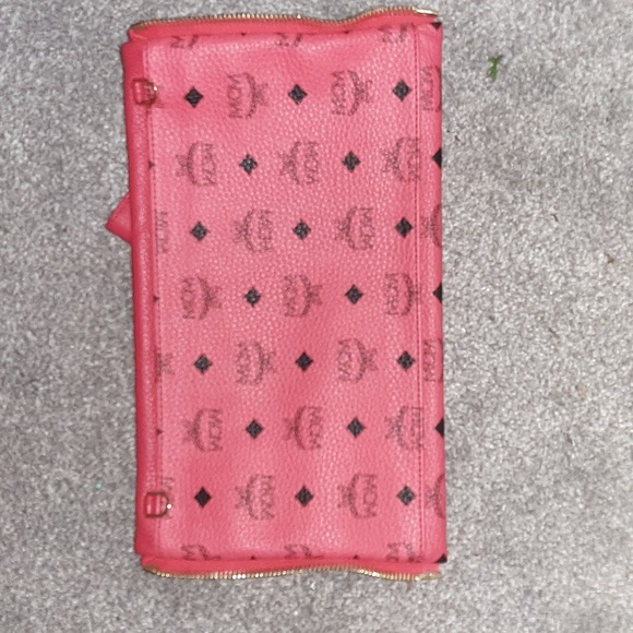 COPY - ⭐Host Pick⭐ Mcm Red Dual Stark Visetos Backpack - Picture 3 of 11